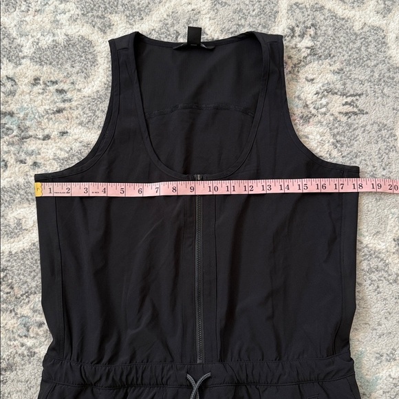 Athleta Black Sleeveless Expedition Dress - Picture 9 of 10